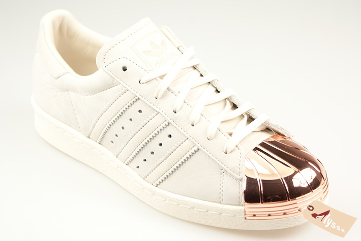 adidas blanche et dorée